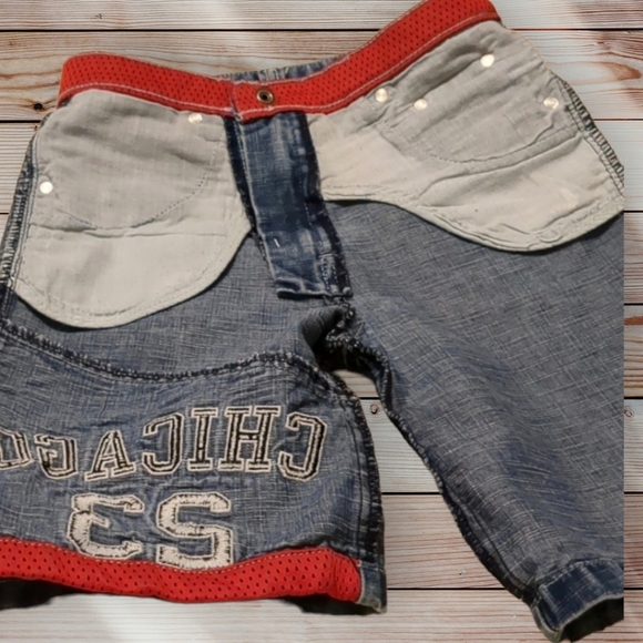 Chicago bulls 23 denim shorts size 6 made by emergency exit unisex - Picture 11 of 14